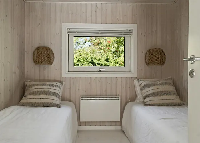 Classic Nordic Style At The Hébergement de vacances Tisvildeleje